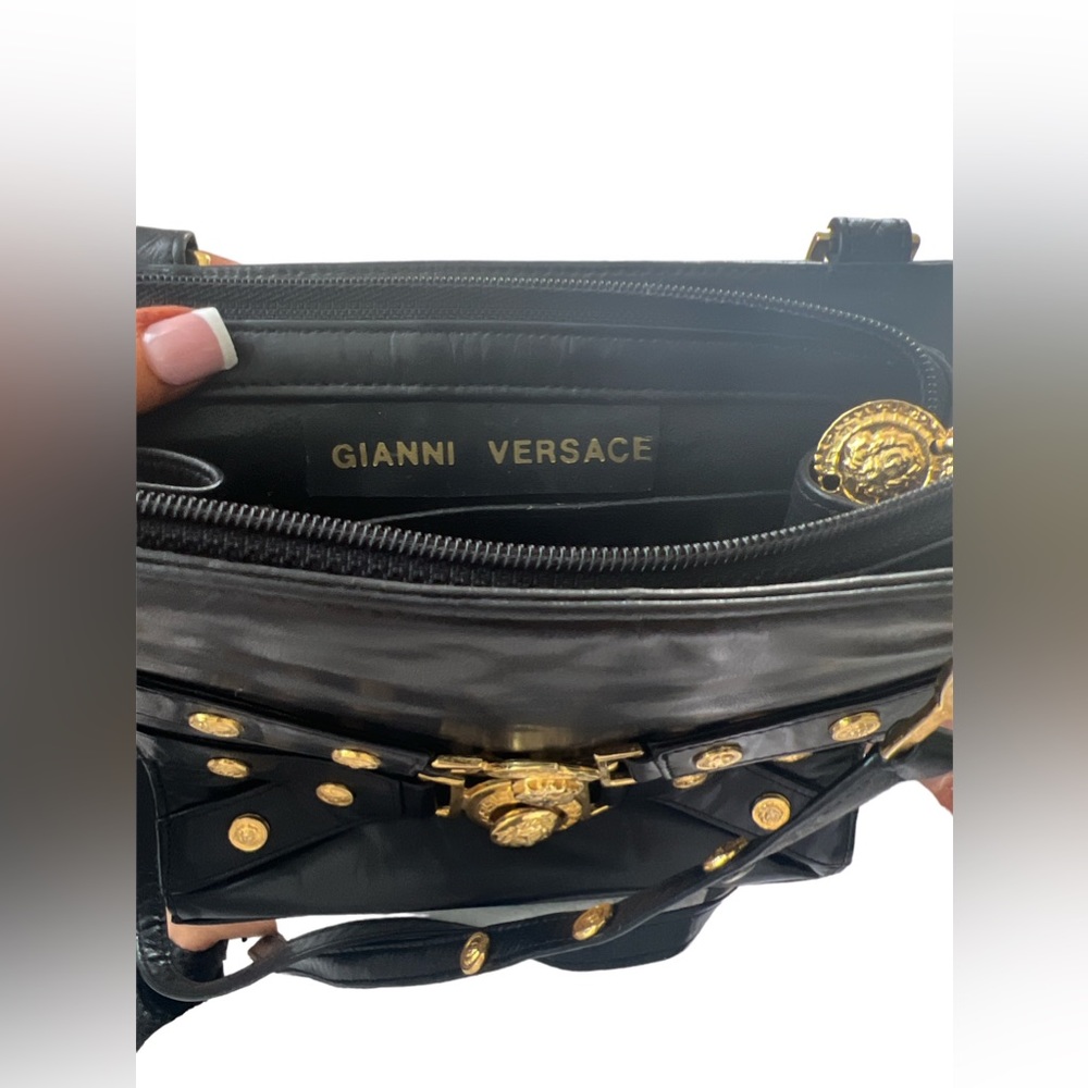 Gianni Versace Vintage Couture Black Gold Medusa Chain Mini bag - Picture 8 of 13